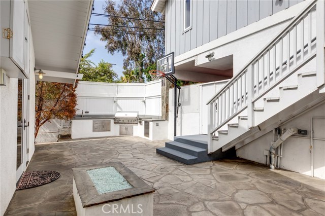 2416 Elm Avenue, Manhattan Beach, California 90266, 4 Bedrooms Bedrooms, ,2 BathroomsBathrooms,Residential,Sold,Elm,SB19275935