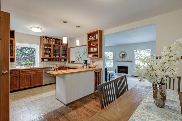 607 Camino Real, Redondo Beach, California 90277, 2 Bedrooms Bedrooms, ,2 BathroomsBathrooms,Residential,Sold,Camino Real,SB20134527