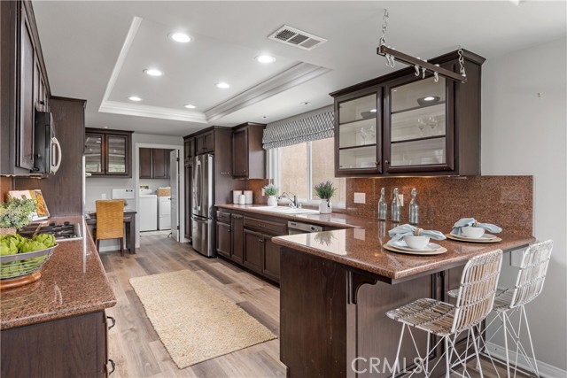 519 Juanita Avenue, Redondo Beach, California 90277, 5 Bedrooms Bedrooms, ,2 BathroomsBathrooms,Residential,Sold,Juanita,SB21138287