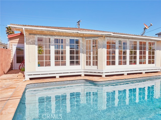 3 Bed Home for Sale in Hawthorne, California