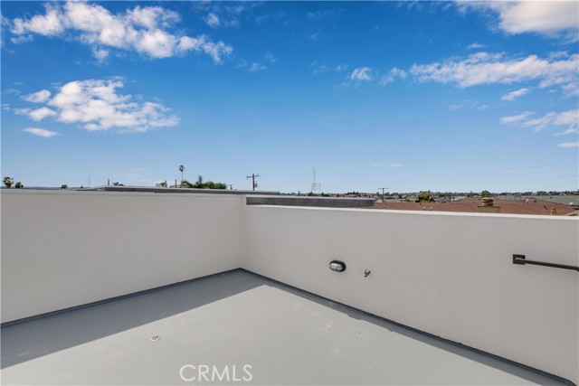ROOFTOP DECK