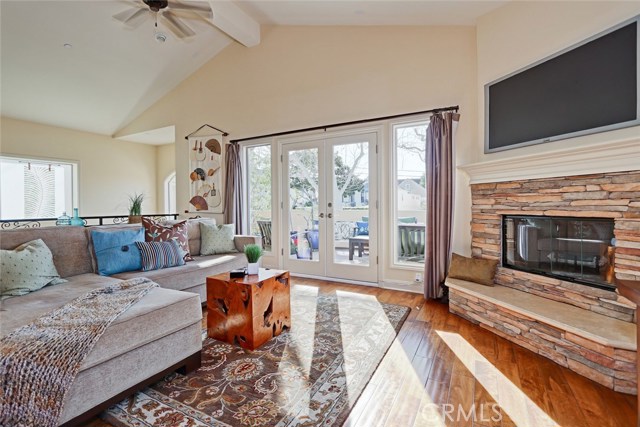 108 Helberta Avenue, Redondo Beach, California 90277, 3 Bedrooms Bedrooms, ,3 BathroomsBathrooms,Residential,Sold,Helberta,SB18053700