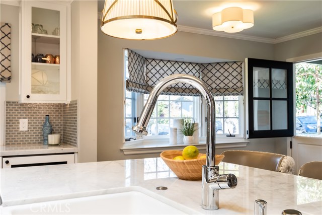 592 33rd Street, Manhattan Beach, California 90266, 3 Bedrooms Bedrooms, ,3 BathroomsBathrooms,Residential,Sold,33rd,SB19082655