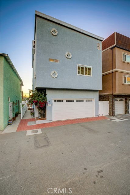 429 Bayview Drive, Hermosa Beach, California 90254, 3 Bedrooms Bedrooms, ,3 BathroomsBathrooms,Residential,Sold,Bayview,SB21171813