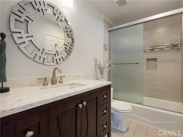 Shared  tub shower..