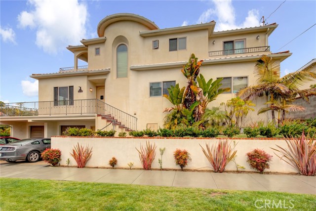 1011 Garnet Street, Redondo Beach, California 90277, 4 Bedrooms Bedrooms, ,4 BathroomsBathrooms,Residential,Sold,Garnet,SB20070806