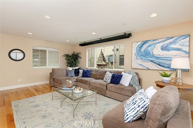 825 Anita Street, Redondo Beach, California 90278, 4 Bedrooms Bedrooms, ,3 BathroomsBathrooms,Residential,Sold,Anita,SB19217059