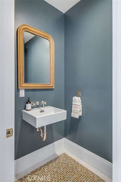 740 Avenue C, Redondo Beach, California 90277, 5 Bedrooms Bedrooms, ,5 BathroomsBathrooms,Residential,Sold,Avenue C,PV20082727