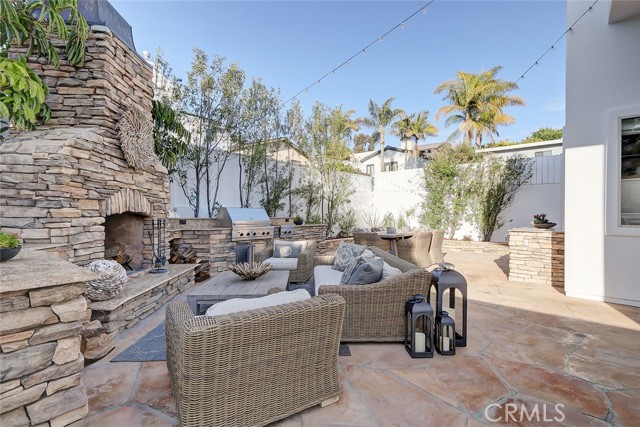 579 29th Street, Manhattan Beach, California 90266, 5 Bedrooms Bedrooms, ,4 BathroomsBathrooms,Residential,Sold,29th,SB21057562