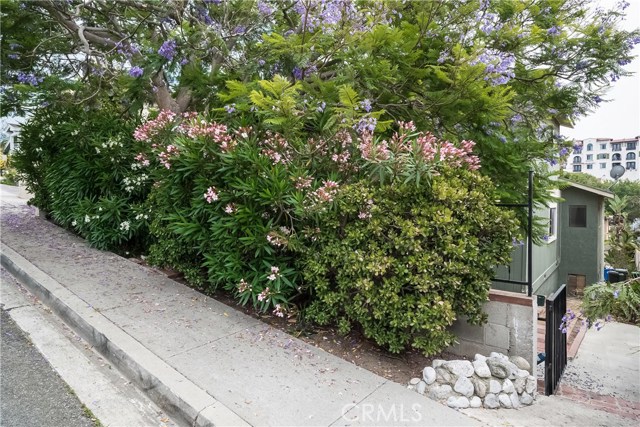 2004 Nelson Avenue, Redondo Beach, California 90278, 4 Bedrooms Bedrooms, ,3 BathroomsBathrooms,Residential,Sold,Nelson,SB17138213