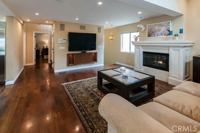 619 Broadway, Redondo Beach, California 90277, 3 Bedrooms Bedrooms, ,2 BathroomsBathrooms,Residential,Sold,Broadway,SB17102336