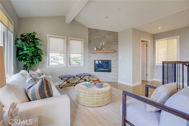931 1st Street, Hermosa Beach, California 90254, 3 Bedrooms Bedrooms, ,2 BathroomsBathrooms,Residential,Sold,1st,SB19229555