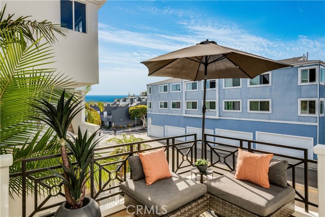 716 Manhattan Beach Blvd., Manhattan Beach, California 90266, 3 Bedrooms Bedrooms, ,2 BathroomsBathrooms,Residential,Sold,Manhattan Beach Blvd.,SB19196349