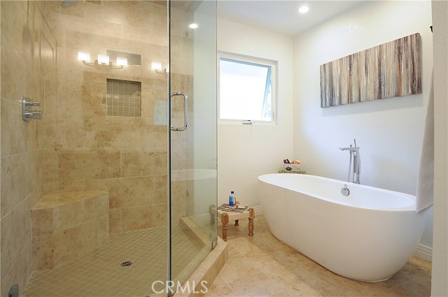Master bathroom. Master bathroom.