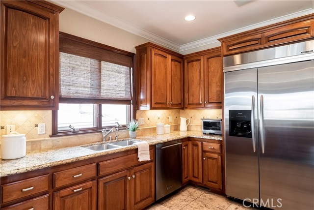 319 24th Street, Manhattan Beach, California 90266, 3 Bedrooms Bedrooms, ,3 BathroomsBathrooms,Residential,Sold,24th,SB21092556