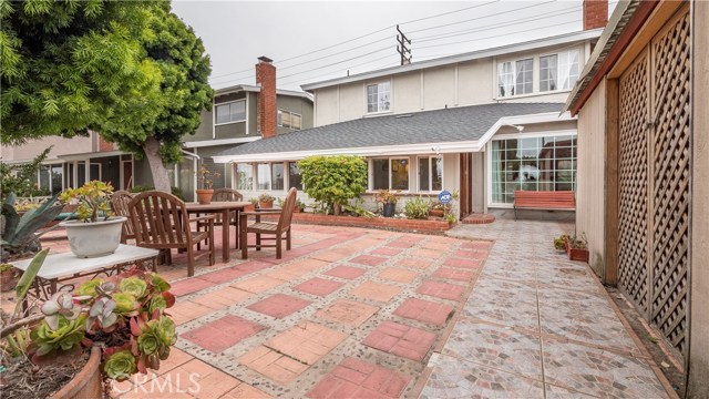 817 Anita Street, Redondo Beach, California 90278, 4 Bedrooms Bedrooms, ,2 BathroomsBathrooms,Residential,Sold,Anita,SB19130394