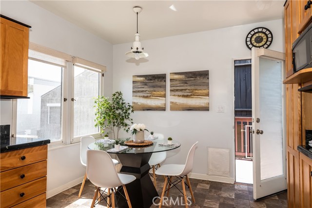 205 40th Street, Manhattan Beach, California 90266, 2 Bedrooms Bedrooms, ,1 BathroomBathrooms,Residential,Sold,40th,SB20076163