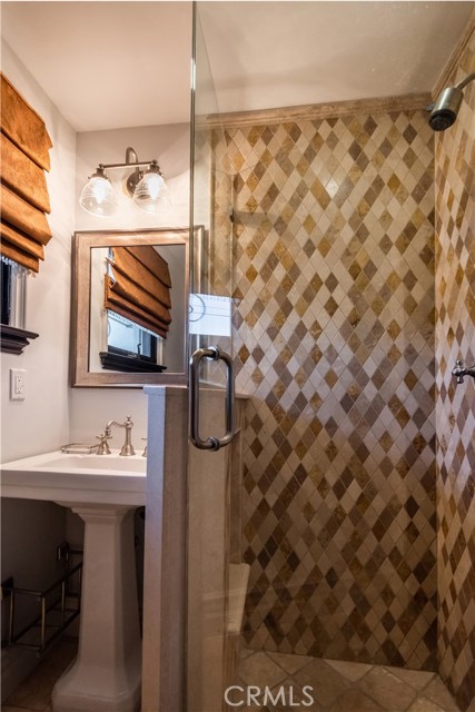 608 15th Street, Manhattan Beach, California 90266, 5 Bedrooms Bedrooms, ,4 BathroomsBathrooms,Residential,Sold,15th,SB19171932