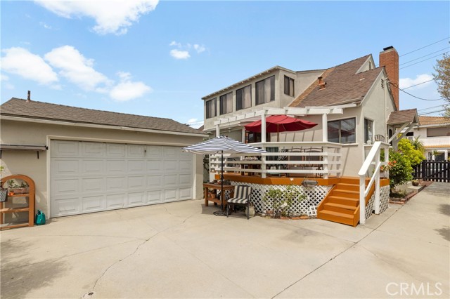 1032 8th Place, Hermosa Beach, California 90254, 3 Bedrooms Bedrooms, ,2 BathroomsBathrooms,Residential,Sold,8th,SB21083232