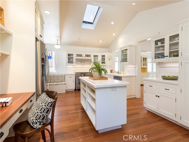 2713 Oak Avenue, Manhattan Beach, California 90266, 4 Bedrooms Bedrooms, ,2 BathroomsBathrooms,Residential,Sold,Oak,SB19125153