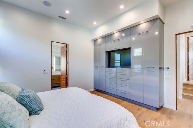 728 Lucia Avenue, Redondo Beach, California 90277, 4 Bedrooms Bedrooms, ,2 BathroomsBathrooms,Residential,Sold,Lucia,SB19142889