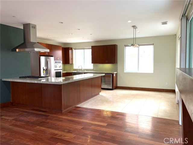 1933 Gates Avenue, Redondo Beach, California 90278, 4 Bedrooms Bedrooms, ,3 BathroomsBathrooms,Residential,Sold,Gates,SB21164757