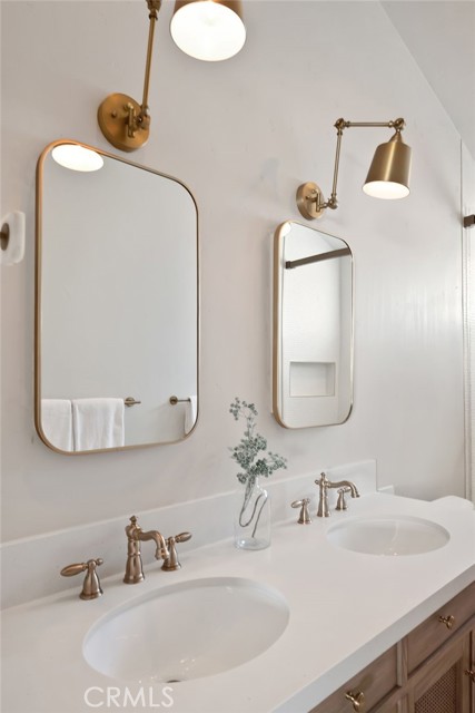 1724 Walnut Avenue, Manhattan Beach, California 90266, 4 Bedrooms Bedrooms, ,3 BathroomsBathrooms,Residential,Sold,Walnut,SB21065266