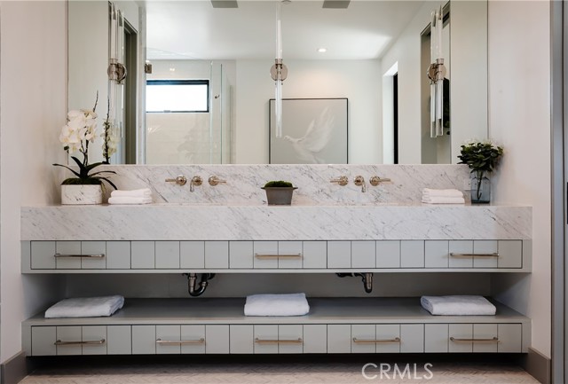 408 29th Street, Manhattan Beach, California 90266, 4 Bedrooms Bedrooms, ,4 BathroomsBathrooms,Residential,Sold,29th,SB21119118
