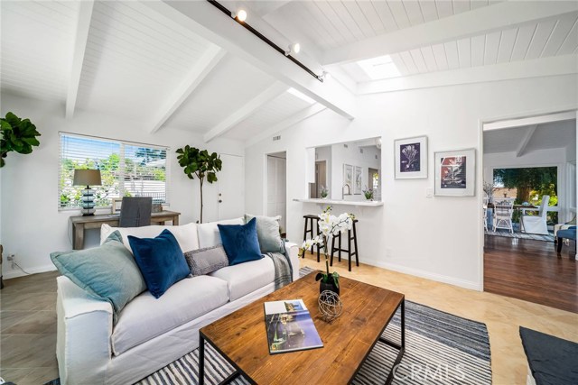 27727 Conestoga Drive, Rolling Hills Estates, California 90274, 4 Bedrooms Bedrooms, ,2 BathroomsBathrooms,Residential,Sold,Conestoga,PV20199638