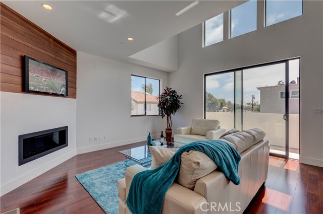 521 Gertruda, Redondo Beach, California 90277, 3 Bedrooms Bedrooms, ,4 BathroomsBathrooms,Residential,Sold,Gertruda,PV17183472