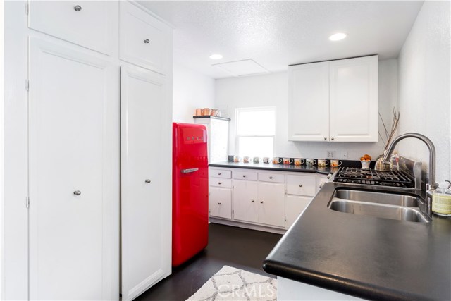 834 Palm Drive, Hermosa Beach, California 90254, 3 Bedrooms Bedrooms, ,2 BathroomsBathrooms,Residential,Sold,Palm,SB19075998