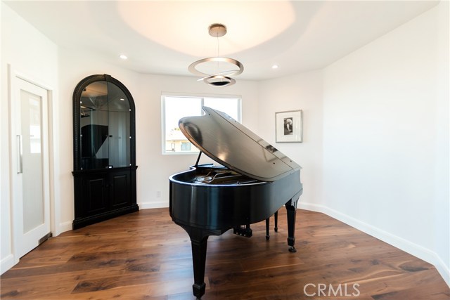 2524 Manhattan Avenue, Hermosa Beach, California 90254, 5 Bedrooms Bedrooms, ,3 BathroomsBathrooms,Residential,Sold,Manhattan,SB18096858