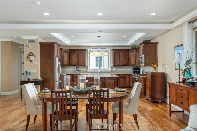232 Irena Avenue, Redondo Beach, California 90277, 4 Bedrooms Bedrooms, ,2 BathroomsBathrooms,Residential,Sold,Irena,SB20098609