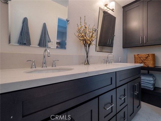 1304 12th Street, Manhattan Beach, California 90266, 2 Bedrooms Bedrooms, ,2 BathroomsBathrooms,Residential,Sold,12th,SB20056135