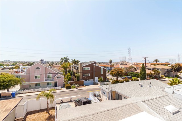 2602 Voorhees Avenue, Redondo Beach, California 90278, 4 Bedrooms Bedrooms, ,3 BathroomsBathrooms,Residential,Sold,Voorhees,SB17109811