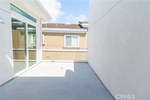 2602 Voorhees Avenue, Redondo Beach, California 90278, 4 Bedrooms Bedrooms, ,3 BathroomsBathrooms,Residential,Sold,Voorhees,SB17109811