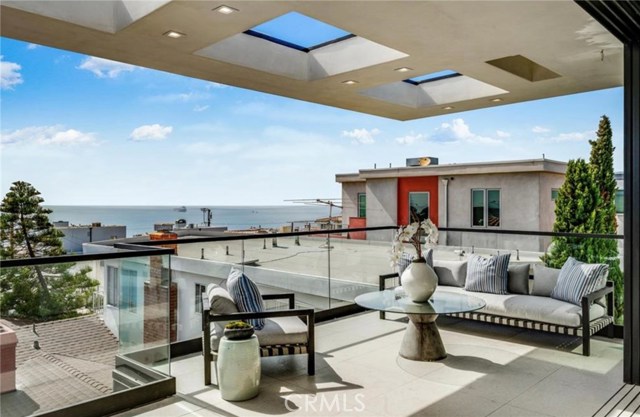 3203 Vista Drive, Manhattan Beach, California 90266, 5 Bedrooms Bedrooms, ,3 BathroomsBathrooms,Residential,Sold,Vista,SB19285710