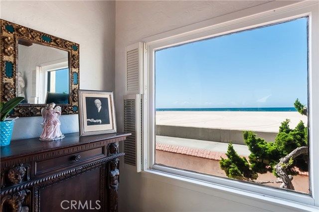 2302 The Strand, Hermosa Beach, California 90254, 5 Bedrooms Bedrooms, ,3 BathroomsBathrooms,Residential,Sold,The Strand,SB17229806