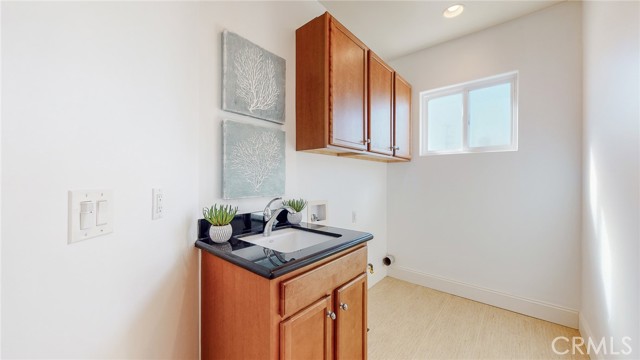 1905 Speyer Lane, Redondo Beach, California 90278, 4 Bedrooms Bedrooms, ,4 BathroomsBathrooms,Residential,Sold,Speyer,WS21040158