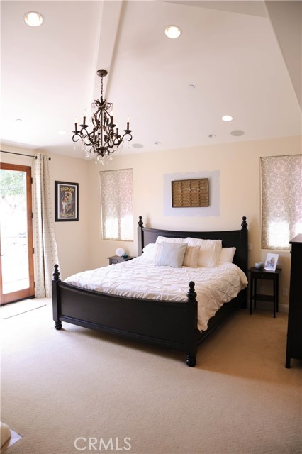 713 JUANITA, Redondo Beach, California 90277, 3 Bedrooms Bedrooms, ,2 BathroomsBathrooms,Residential,Sold,JUANITA,SB17176144