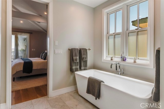 2113 Chestnut Avenue, Manhattan Beach, California 90266, 5 Bedrooms Bedrooms, ,5 BathroomsBathrooms,Residential,Sold,Chestnut,SB20195476