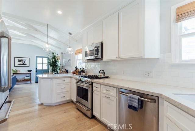 2801 Valley Drive, Manhattan Beach, California 90266, 2 Bedrooms Bedrooms, ,1 BathroomBathrooms,Residential,Sold,Valley,SB21130648