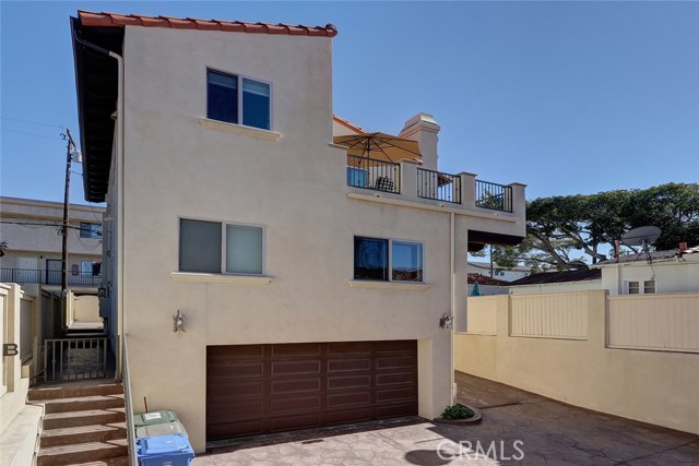 926 Pacific Coast Highway, Redondo Beach, California 90277, 3 Bedrooms Bedrooms, ,3 BathroomsBathrooms,Residential,Sold,Pacific Coast Highway,SB19028777