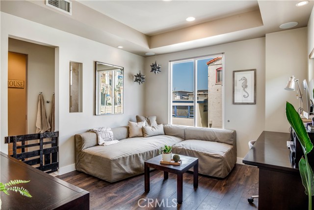 228 33rd Street, Manhattan Beach, California 90266, 3 Bedrooms Bedrooms, ,1 BathroomBathrooms,Residential,Sold,33rd,SB19198538