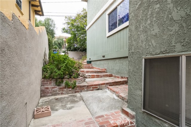 2004 Nelson Avenue, Redondo Beach, California 90278, 4 Bedrooms Bedrooms, ,3 BathroomsBathrooms,Residential,Sold,Nelson,SB17138213