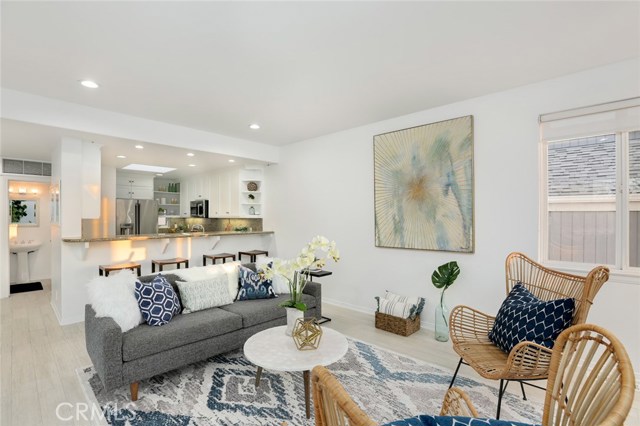 220 4th Street, Hermosa Beach, California 90254, 3 Bedrooms Bedrooms, ,4 BathroomsBathrooms,Residential,Sold,4th,PW18290182