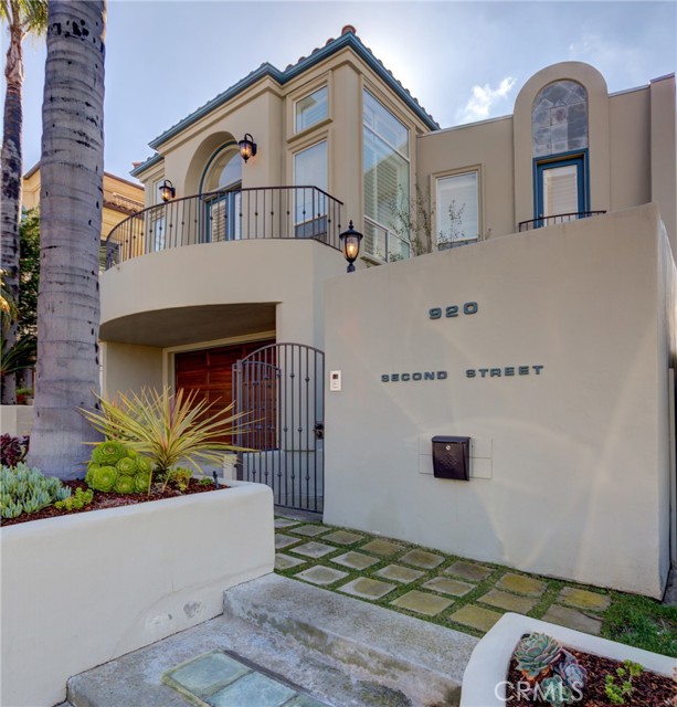 920 2nd Street, Hermosa Beach, California 90254, 4 Bedrooms Bedrooms, ,3 BathroomsBathrooms,Residential,Sold,2nd,SB21052534