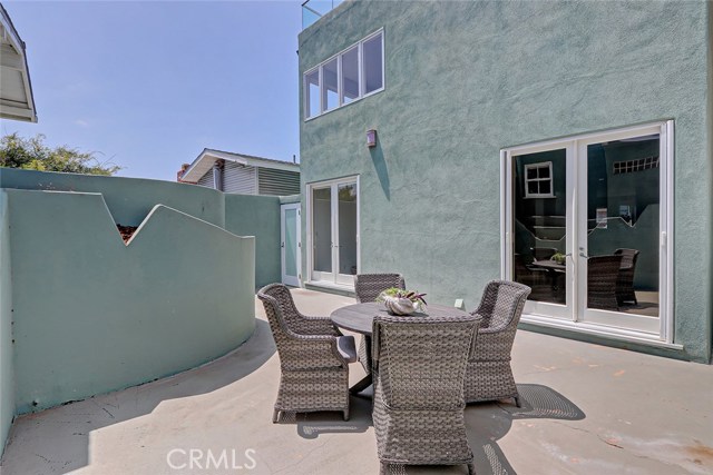 316 24th, Hermosa Beach, California 90254, 3 Bedrooms Bedrooms, ,4 BathroomsBathrooms,Residential,Sold,24th,SB19132480