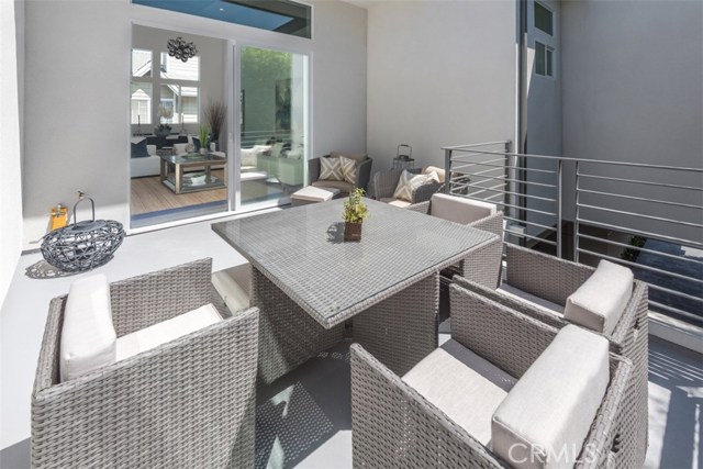 2415 Rockefeller Lane, Redondo Beach, California 90278, 4 Bedrooms Bedrooms, ,4 BathroomsBathrooms,Residential,Sold,Rockefeller,PV18200418