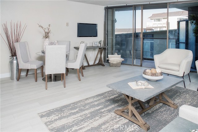 531 Esplanade, Redondo Beach, California 90277, 2 Bedrooms Bedrooms, ,2 BathroomsBathrooms,Residential,Sold,Esplanade,SW20187522